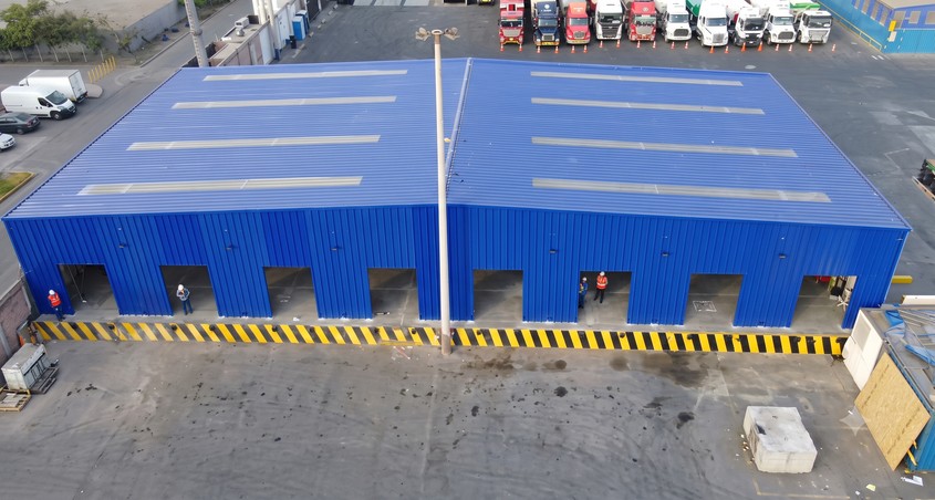 Nave industrial construida para Dinet